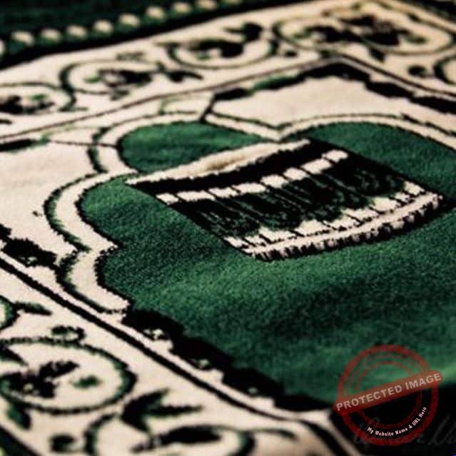 Velvet Prayer Rug Islamic gift for Ramadan Velvet Prayer Rug Islamic gift for Ramadan