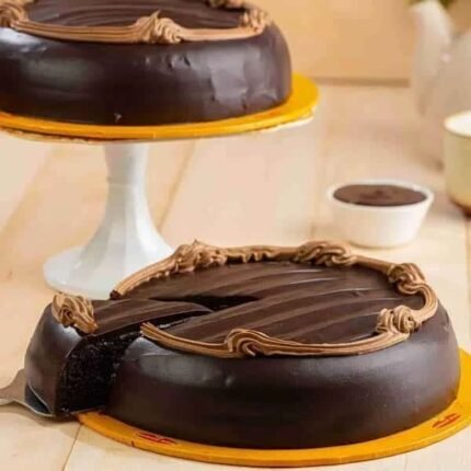 Chocolate Fudge Cake gift delivery in Karachi