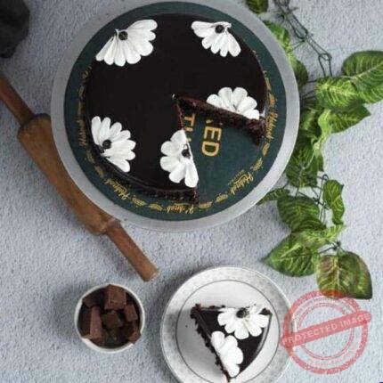 Chocolate Double Fudge Cake Hobnob in Karachi