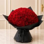 Imported Red Roses 200 gift delivery in Pakistan
